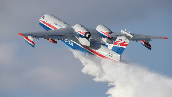 Στην Ελλάδα το θηριώδες ρωσικό αεροσκάφος Beriev - Εντυπωσιακές δυνατότητες πυρόσβεσης (vid)
