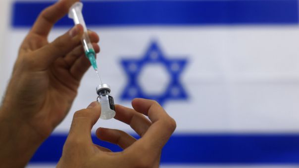 Ισραήλ: Η 4η δόση στους άνω των 60 τριπλασίασε την αντίσταση στην σοβαρή νόσηση