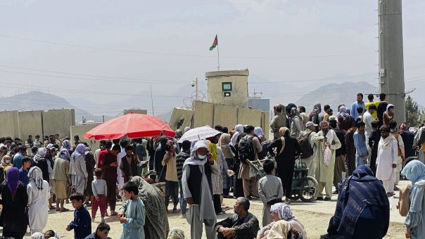 Αφγανιστάν: Διάφορες χώρες και οργανισμοί ζητούν από τους Ταλιμπάν βοήθεια στην επιχείρηση εκκένωσης