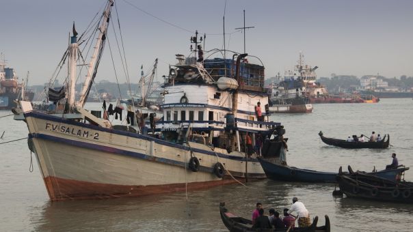 Μπαγκλαντές: Τουλάχιστον 19 νεκροί και δεκάδες αγνοούμενοι έπειτα από σύγκρουση δύο πλοιαρίων