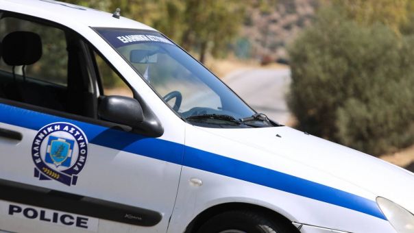Θεσσαλονίκη: 15χρονος έστρεψε πιστόλι σε αστυνομικούς