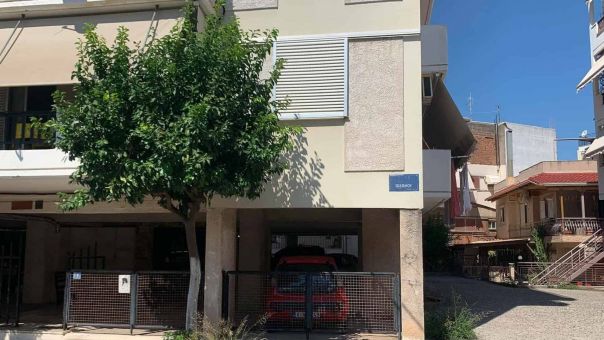Τραγωδία στο Αγρίνιο: Aνήλικος έπεσε από μπαλκόνι και σκοτώθηκε