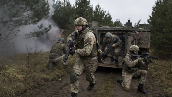 Ουκρανία: Ένας στρατιώτης σκοτώθηκε και ένας ακόμη τραυματίστηκε στο ανατολικό τμήμα της χώρας