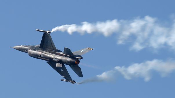 28η Οκτωβρίου - Το συγκινητικό μήνυμα του πιλότου του F-16 με τους στίχους του Παλαμά (video)