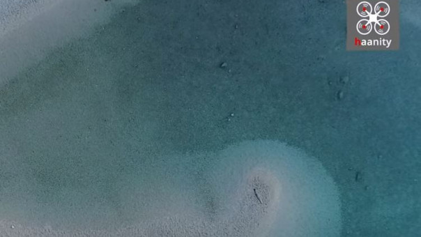 Σύβοτα, Διαπόρι: Η παραλία με παράξενο σχήμα, που μπορείς να επιλέξεις θερμοκρασία νερού (vid)
