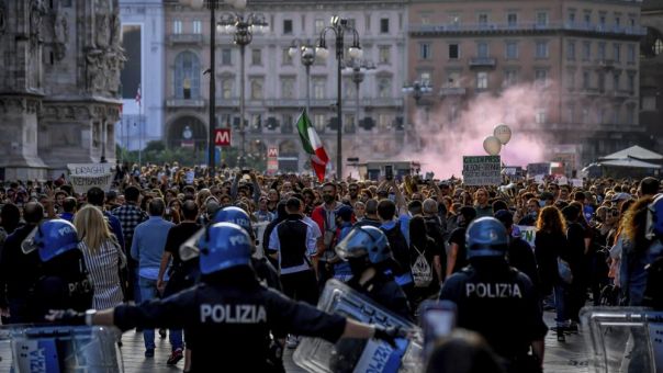 Κορωνοϊός- Ιταλία: 180.426 κρούσματα και 308 νεκροί εν μέσω νέων αντιεμβολιαστικών διαδηλώσεων