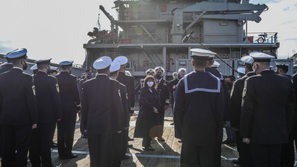Παρουσία της Κατερίνας Σακελλαροπούλου το πλοίο «ΑΙΑΣ» εντάχθηκε στη δύναμη του Πολεμικού Ναυτικού 