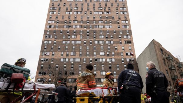 Νέα Υόρκη: Ένας νεκρός, εννέα τραυματίες σε πυρκαγιά