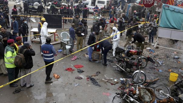 Πακιστάν: Τρεις άνθρωποι σκοτώθηκαν από έκρηξη βόμβας σε αγορά της Λαχώρης	