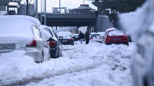 Προσφυγές κατά Δημοσίου και ΟΤΑ μπορούν να υποβάλουν οι πληγέντες από τη χιονόπτωση