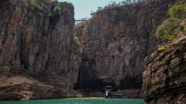 Βραζιλία: Επτά νεκροί και 3 αγνοούμενοι από πτώση βράχου σε τουριστικά σκάφη