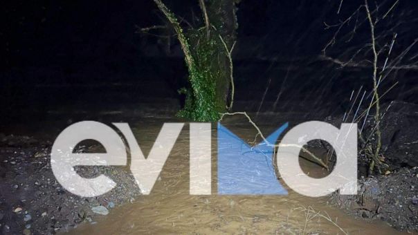 Ο «Διομήδης» σάρωσε τη Βόρεια Εύβοια: Υπερχείλισε ποταμός και πλημμύρισαν δρόμοι