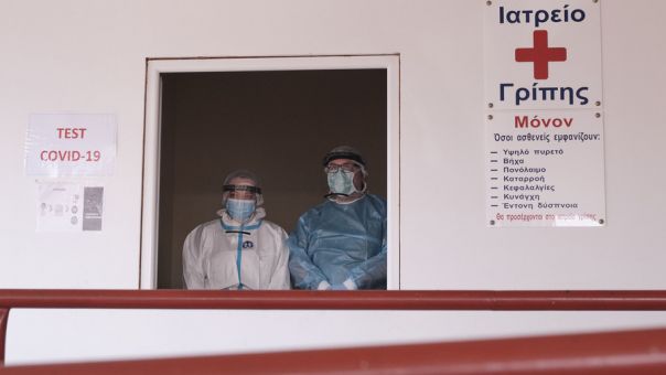 Νοσοκομείο Γιαννιτσών: Αρνήτρια κόρη ασθενούς χτύπησε νοσηλεύτρια (VIDEO)