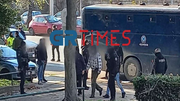 Θεσσαλονίκη: Αναβολή για τις 21 Ιανουαρίου πήρε η υπόθεση των 15 συλληφθέντων στο ΑΠΘ