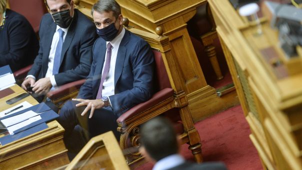 Πρόταση μομφής: Η «μάχη» στη Βουλή – Οι στόχοι Μητσοτάκη, Τσίπρα και Ανδρουλάκη 