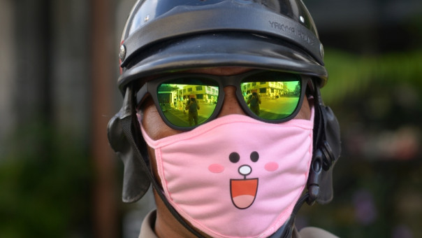 Ιταλία: Η αστυνομία διαμαρτυρήθηκε γιατί παρέλαβε... ροζ προστατευτικές μάσκες