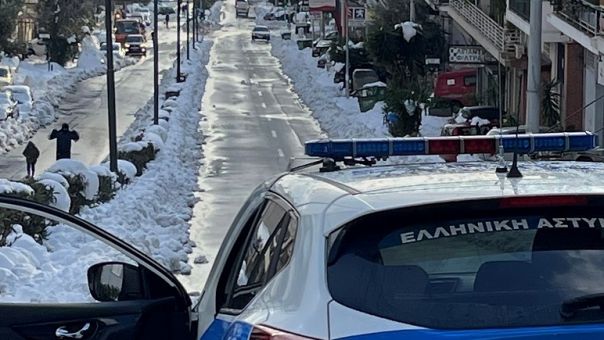 Άνοιξαν οι δρόμοι σε όλες τις γειτονιές του δήμου Αθηναίων- Από σήμερα οι αιτήσεις για ζημιές σε οχήματα 