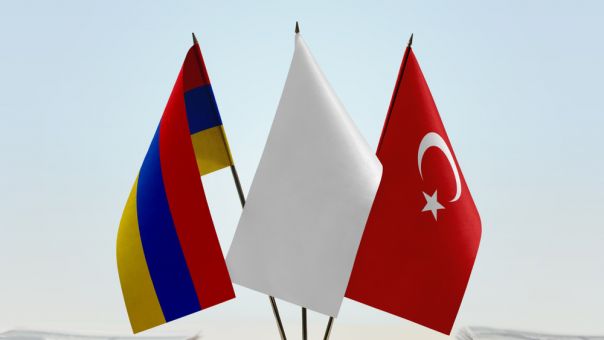Η Άγκυρα επιβεβαιώνει πρώτη συνάντηση την Παρασκευή στη Μόσχα με τον απεσταλμένο της Αρμενίας