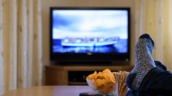 Η πολλή τηλεόραση, 4 ώρες «σερί», αυξάνει τον κίνδυνο θρόμβωσης-Τι αποκάλυψε έρευνα