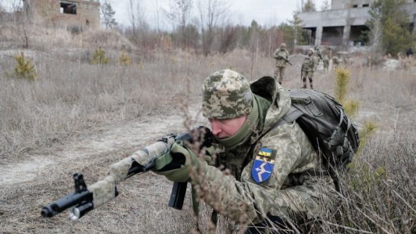 Λετονία: Επιτρέπει στους πολίτες της να πολεμήσουν στην Ουκρανία