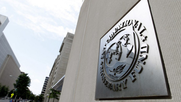 Πρωτογενές πλεόνασμα από το 2023 «βλέπει» το ΔΝΤ