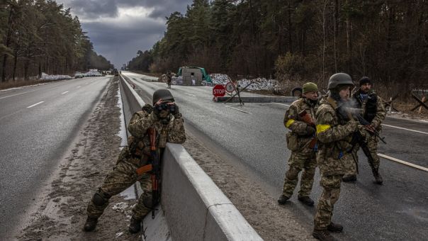 «Θα αντεπιτεθούμε εάν Λευκορώσοι στρατιώτες περάσουν τα σύνορα», προειδοποιεί το Κίεβο