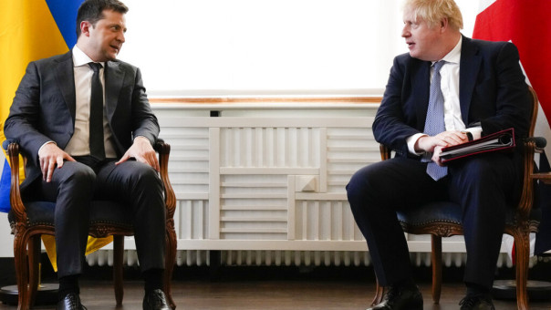 Βρετανία: Ο Τζόνσον είπε στον Ζελένσκι ότι είναι πιο προσηλωμένος από ποτέ στην ενίσχυση της Ουκρανίας 