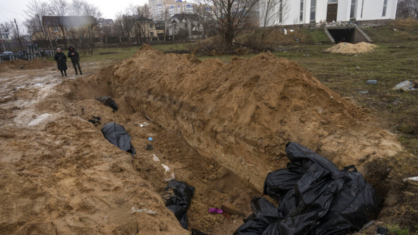 Κίεβο: Σοροί αμάχων με σημάδια βασανιστηρίων εντοπίστηκαν σε ομαδικούς τάφους στην Μποροντιάνκα