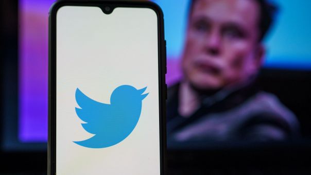 Ο Ίλον Μασκ «παγώνει» το deal για το twitter-Βουτιά στην μετοχή