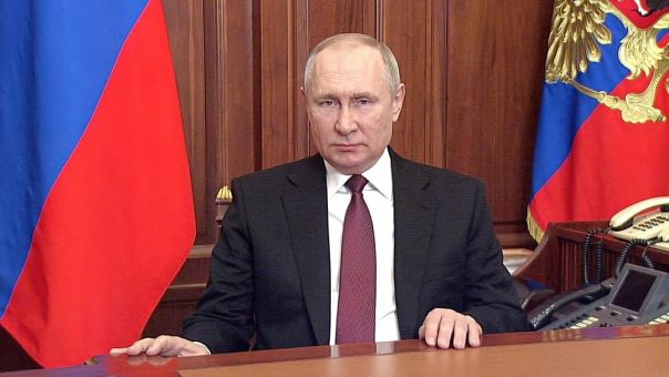 Η ταραχώδης ζωή του Πούτιν: Η KGB, το διαζύγιο, η «μυστική ερωμένη» και τα εξώγαμα 
