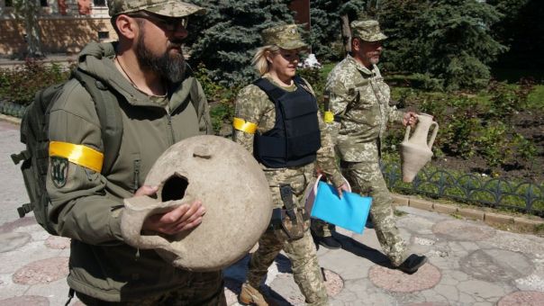 Le Figaro: Ουκρανοί στρατιώτες ανακάλυψαν στην Οδησσό αρχαίους ελληνικούς αμφορείς