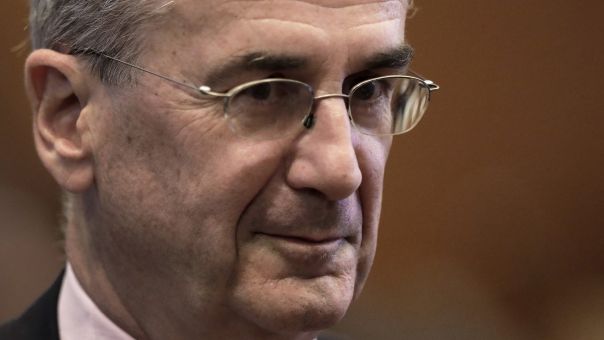 Υπέρ ενός «πολυμερούς διεθνούς χρηματοπιστωτικού συστήματος» τάσσεται ο Διοικητής της Τράπεζας της Γαλλίας Ντε Γκαλό