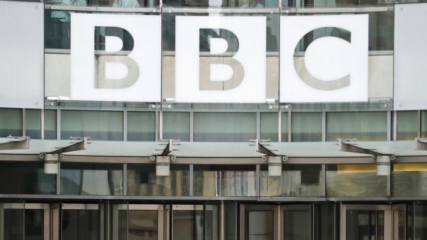 To BBC «κόβει» 1.000 θέσεις εργασίας - Καταργεί τα CBBC, BBC 4 και το περιφερειακό πρόγραμμα στην Οξφόρδη