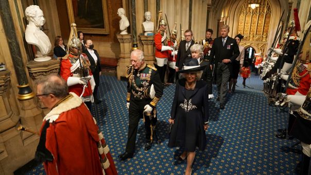 Πρόβα θρόνου για τον Κάρολο;-Εκφώνησε ομιλία αντί της Ελισάβετ στο βρετανικό κοινοβούλιο
