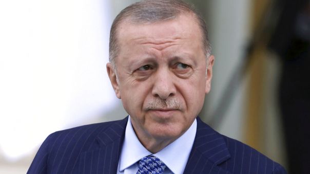 Bloomberg: Το ΝΑΤΟ δεν έχει την πολυτέλεια να αφήνεται στην επαναλαμβανόμενη επιθετικότητα του Ερντογάν