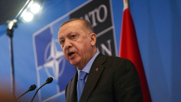 Γιατί η Τουρκία «μπλοκάρει» την ένταξη της Φινλανδίας και της Σουηδίας στο ΝΑΤΟ - Πού αποσκοπεί ο Ερντογάν
