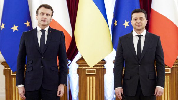 Μακρόν σε Ζελένσκι: Περισσότερα γαλλικά όπλα στην Ουκρανία - Συζήτηση και για την ένταξη στην ΕΕ