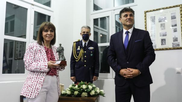 Η Κατερίνα Σακελλαροπούλου ανακηρύχθηκε Επίτιμη Δημότης Σύμης
