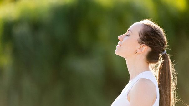 Το άγχος, οι εποχιακές αλλεργίες και πώς η σωστή αναπνοή μπορεί βοηθήσει στην καταπολέμησή τους