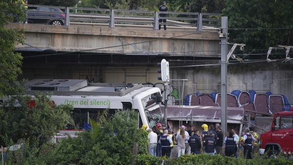 Ισπανία: Ένας νεκρός και 85 τραυματίες από σύγκρουση τρένων κοντά στη Βαρκελώνη