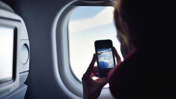Πανικός σε πτήση: Οι επιβάτες έλαβαν στα κινητά τους φωτογραφίες από συντριβές αεροσκαφών 
