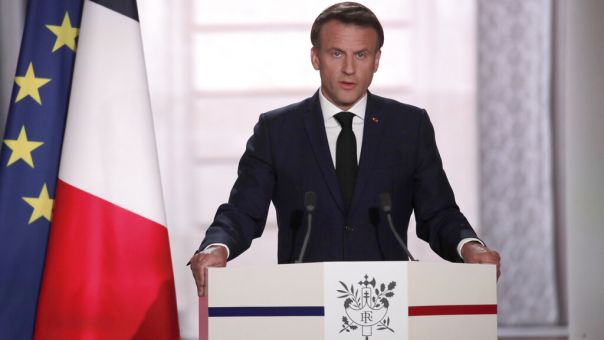 Γαλλία: Προβάδισμα 1% του Μακρόν έναντι του Μελανσόν ενόψει των βουλευτικών εκλογών