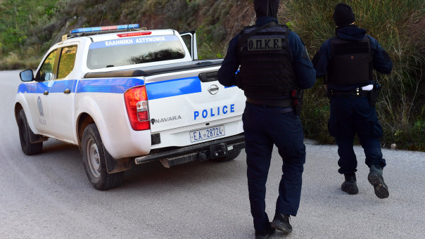 ΕΛΑΣ: Η κινηματογραφική σύλληψη των επικίνδυνων κακοποιών στην Κόρινθο (φωτό) 