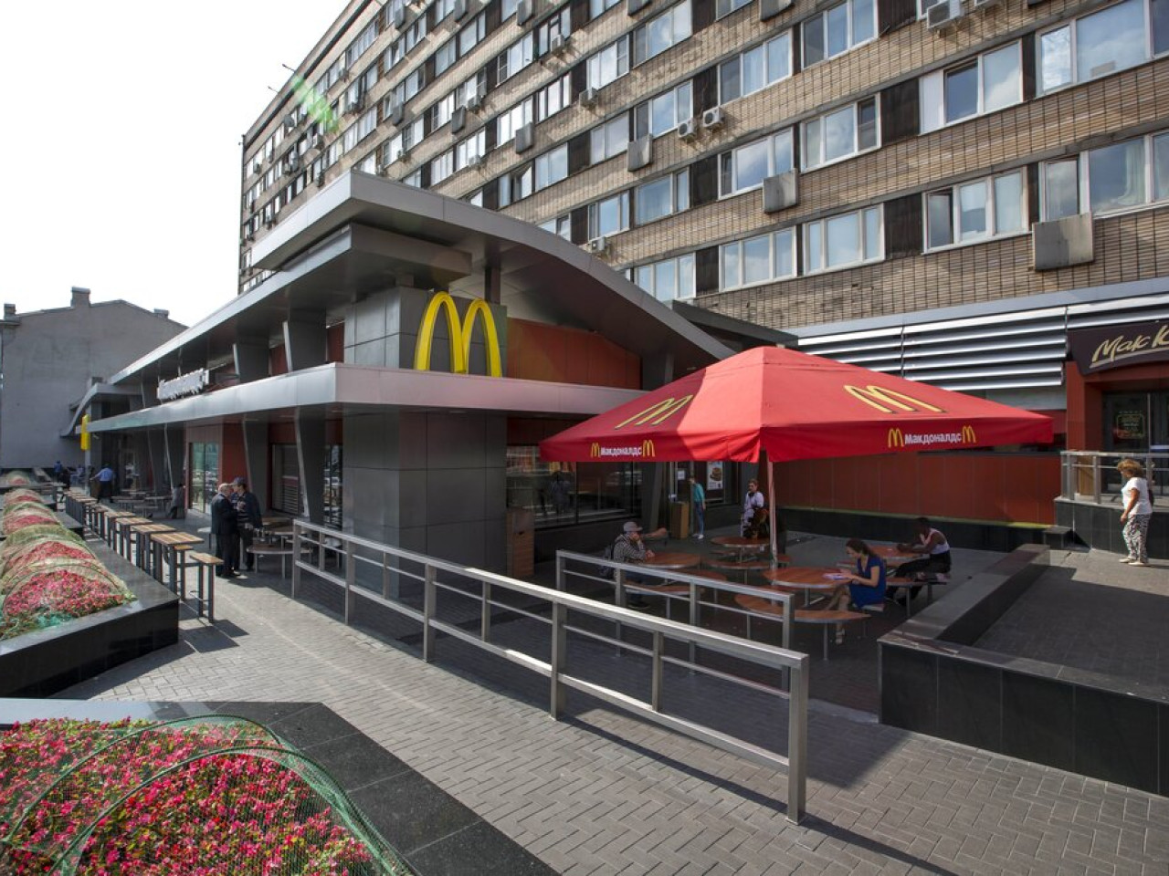 Ρωσία: Ανοίγουν τα McDonald’s με το όνομα Vkusno & tochka