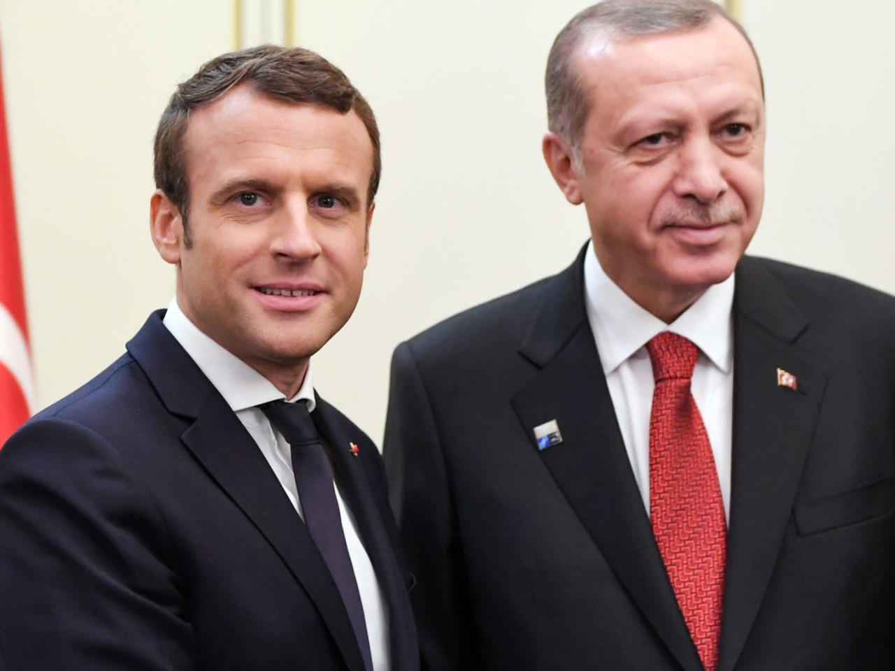 Macron trépied à Erdogan : la France expulse la Turquie de Libye