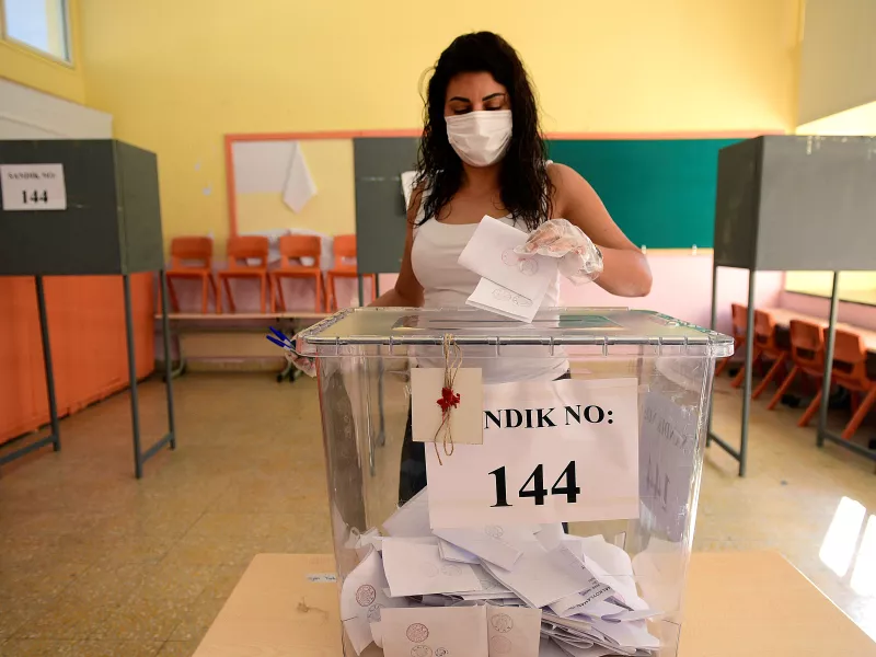 Κατεχόμενα - "προεδρικές" εκλογές: Προηγείται ο Τατάρ, αλλά...