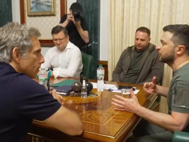 Κίεβο: Ο Μπεν Στίλερ συναντήθηκε με τον Βολοντίμιρ Ζελένσκι 