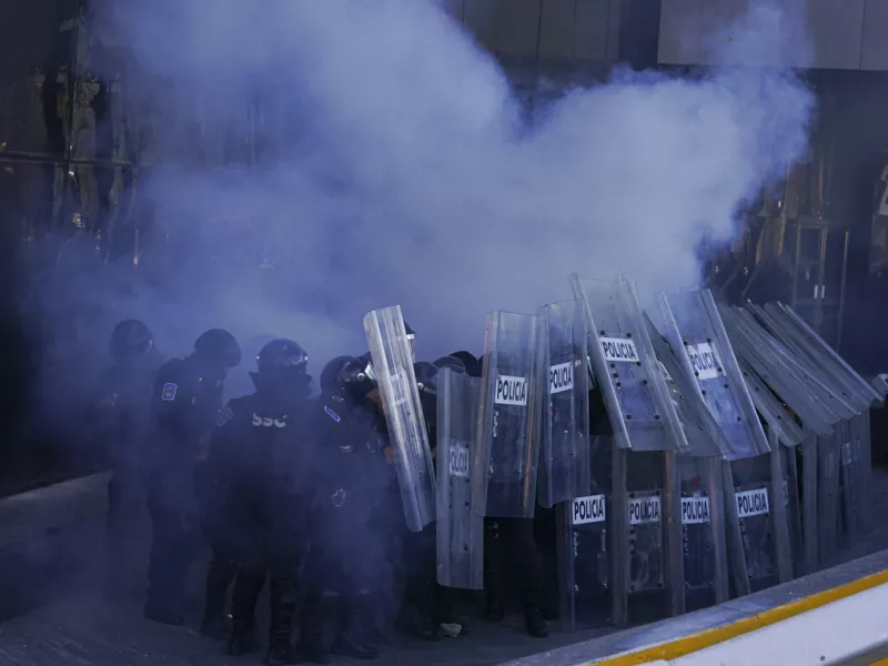 Εξαφανισμένοι φοιτητές - Μεξικό: Επεισόδια σε διαδήλωση - 11 αστυνομικοί τραυματίες	