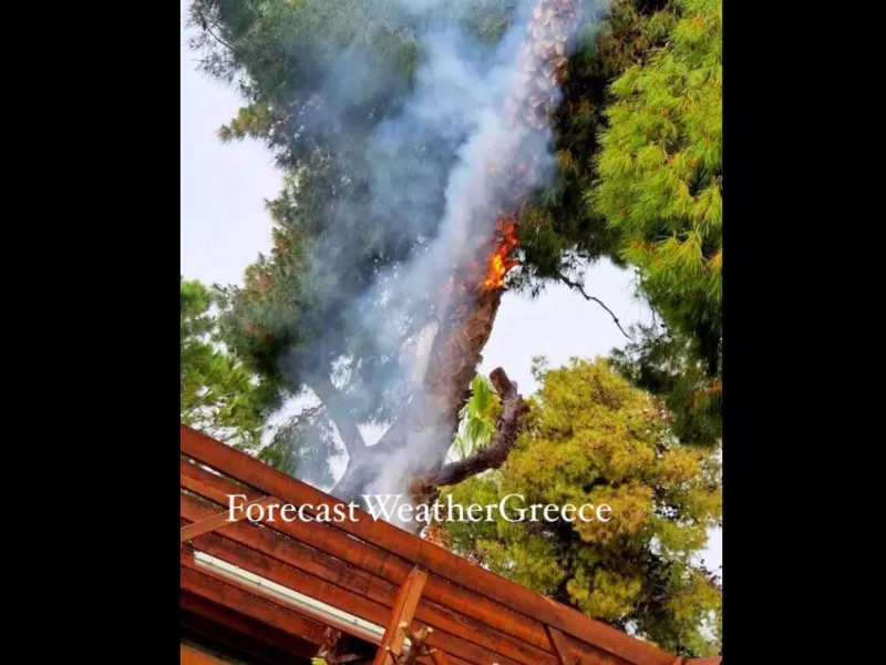 Κεραυνός σε καφετέρια στο Μαρούσι