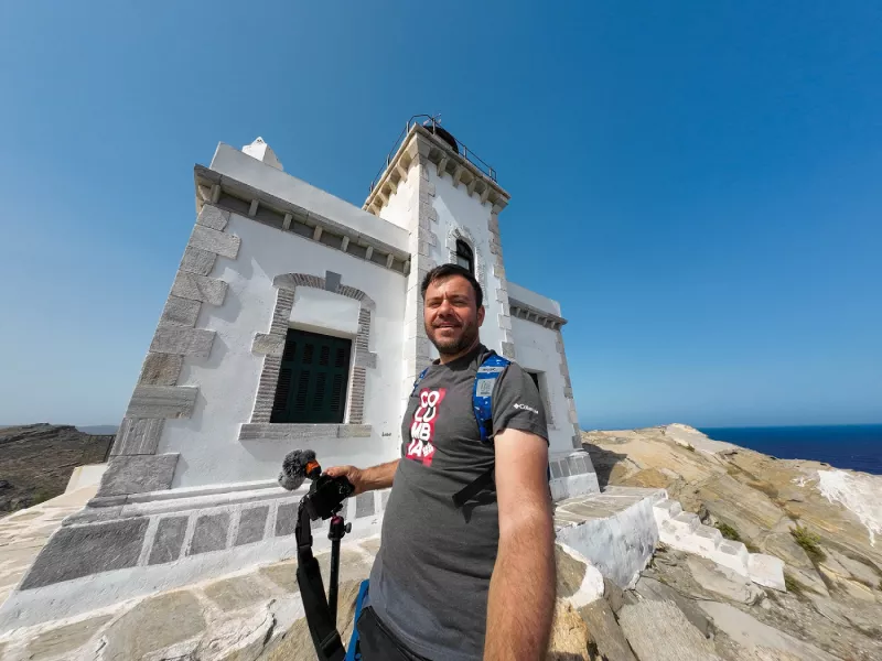 To happy Traveller στην Πάρο: Το A’ Μέρος, το Σάββατο στον ΣΚΑΪ